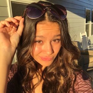 Meet your Posher, Talia